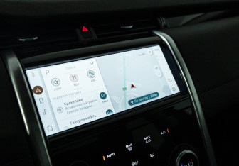 Подержанный автомобиль Land Rover Discovery Sport 2021 года (17 фото)