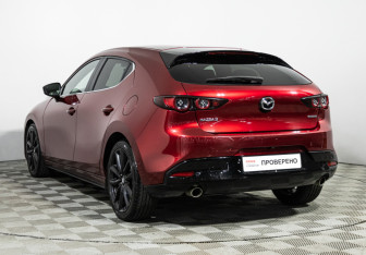 Подержанный автомобиль Mazda 3 Hatchback 2019 года (7 фото)