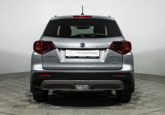 Подержанный автомобиль Suzuki Vitara 2021 года (6 фото)