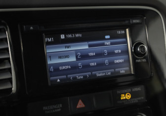 Подержанный автомобиль Mitsubishi Outlander 2014 года (13 фото)