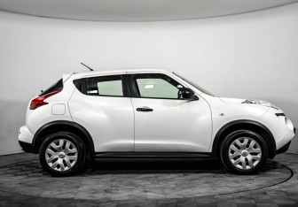 Подержанный автомобиль Nissan Juke 2014 года (3 фото)