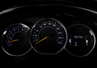 Подержанный автомобиль Renault Sandero 2018 года (16 фото)