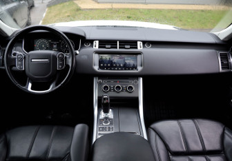 Подержанный автомобиль Land Rover Range Rover Sport 2017 года (10 фото)