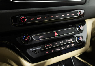 Подержанный автомобиль Kia Carnival 2020 года (21 фото)