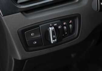 Подержанный автомобиль BMW X1 2018 года (24 фото)