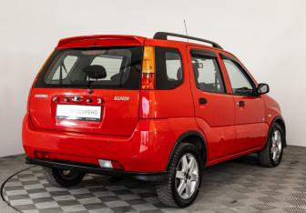 Подержанный автомобиль Suzuki Ignis 2006 года (5 фото)
