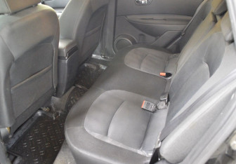 Подержанный автомобиль Nissan Qashqai 2010 года (11 фото)