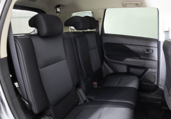 Подержанный автомобиль Mitsubishi Outlander 2018 года (17 фото)