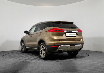 Подержанный автомобиль Geely Atlas 2019 года (7 фото)