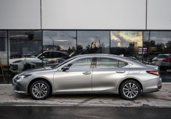 Новый Lexus ES 2025 (4 фото)
