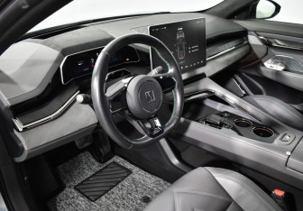 Подержанный автомобиль Zeekr 001 2022 года (9 фото)