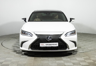 Подержанный автомобиль Lexus ES 2018 года (2 фото)