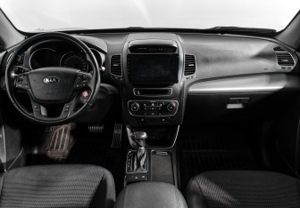 Подержанный автомобиль Kia Sorento 2013 года (14 фото)