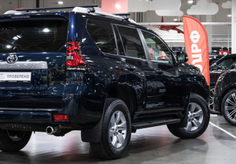 Подержанный автомобиль Toyota Land Cruiser Prado 2018 года (7 фото)