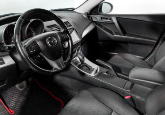 Подержанный автомобиль Mazda 3 Sedan 2011 года (9 фото)
