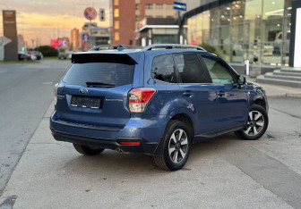 Подержанный автомобиль Subaru Forester Suv 2017 года (5 фото)