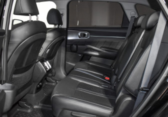 Подержанный автомобиль Kia Sorento 2021 года (15 фото)