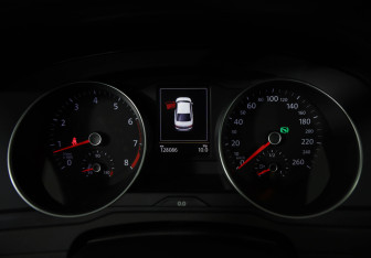 Подержанный автомобиль Volkswagen Passat Sedan 2016 года (11 фото)