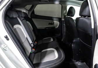 Подержанный автомобиль Kia Ceed Hatchback 2013 года (22 фото)