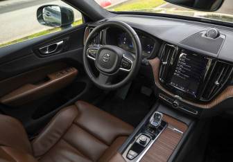 Подержанный автомобиль Volvo XC60 2021 года (14 фото)
