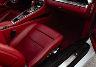 Подержанный автомобиль Porsche 911 Coupe 2013 года (31 фото)