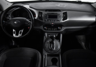 Подержанный автомобиль Kia Sportage 2012 года (14 фото)