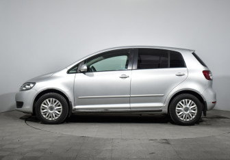 Подержанный автомобиль Volkswagen Golf Plus 2012 года (8 фото)