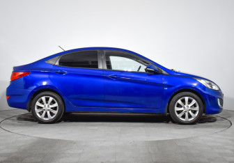 Подержанный автомобиль Hyundai Solaris Sedan 2012 года (4 фото)