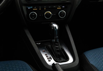 Подержанный автомобиль Volkswagen Jetta Sedan 2013 года (12 фото)