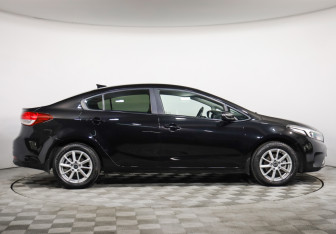 Подержанный автомобиль Kia Cerato Sedan 2018 года (4 фото)