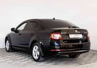 Подержанный автомобиль Skoda Octavia Liftback 2019 года (7 фото)