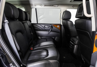 Подержанный автомобиль Infiniti QX80 2016 года (26 фото)