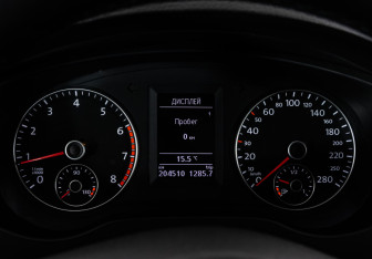 Подержанный автомобиль Volkswagen Jetta Sedan 2012 года (18 фото)
