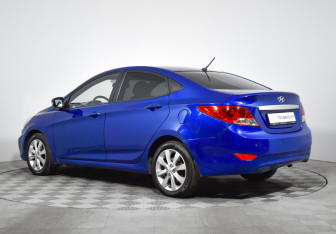 Подержанный автомобиль Hyundai Solaris Sedan 2012 года (7 фото)