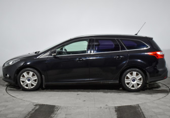 Подержанный автомобиль Ford Focus Wagon 2013 года (8 фото)