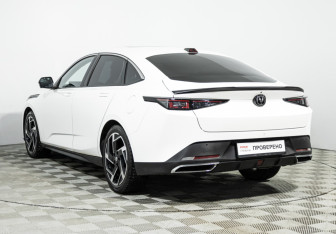 Подержанный автомобиль Changan Lamore 2023 года (7 фото)