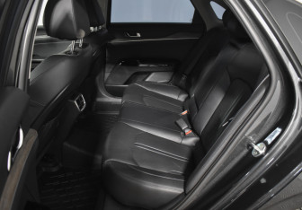 Подержанный автомобиль Kia K5 2022 года (11 фото)