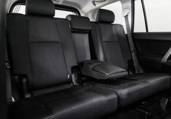 Подержанный автомобиль Toyota Land Cruiser Prado 2021 года (25 фото)