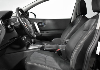 Подержанный автомобиль Nissan Qashqai+2 2011 года (10 фото)