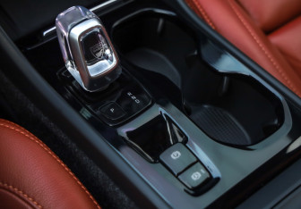 Подержанный автомобиль Volvo XC40 2021 года (22 фото)