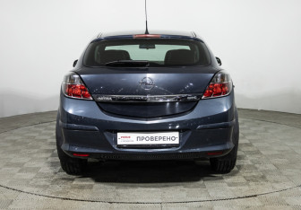 Подержанный автомобиль Opel Astra Hatchback 2010 года (6 фото)