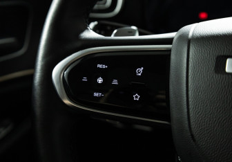 Подержанный автомобиль Jaecoo J8 2024 года (19 фото)