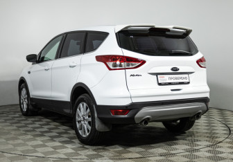 Подержанный автомобиль Ford Kuga 2016 года (7 фото)