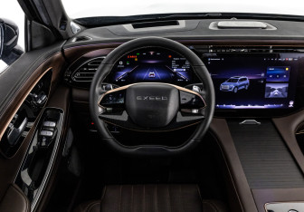 Подержанный автомобиль Exeed VX 2023 года (12 фото)