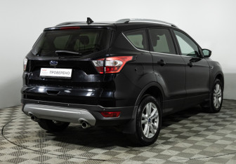 Подержанный автомобиль Ford Kuga 2018 года (5 фото)