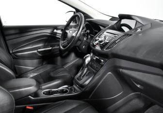 Подержанный автомобиль Ford Kuga 2014 года (13 фото)