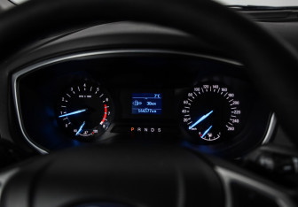 Подержанный автомобиль Ford Mondeo Sedan 2016 года (12 фото)