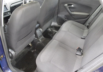 Подержанный автомобиль Volkswagen Polo Sedan 2014 года (11 фото)