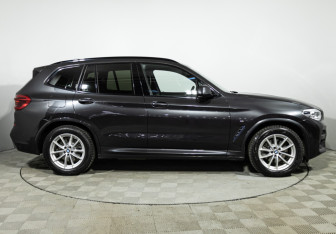 Подержанный автомобиль BMW X3 2021 года (4 фото)
