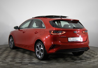 Подержанный автомобиль Kia Ceed Hatchback 2019 года (7 фото)